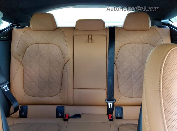 5UX33EX09R9U98035 2024 BMW X6 Green Widok tylnych siedzeń