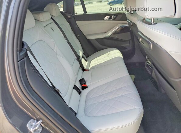 5UX33EX0XT9314566 2026 BMW X6 Gray Rear interior view