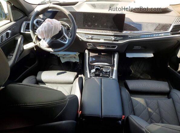 5UX33EX0XT9420404 2026 BMW X6 Gray Vista del salpicadero