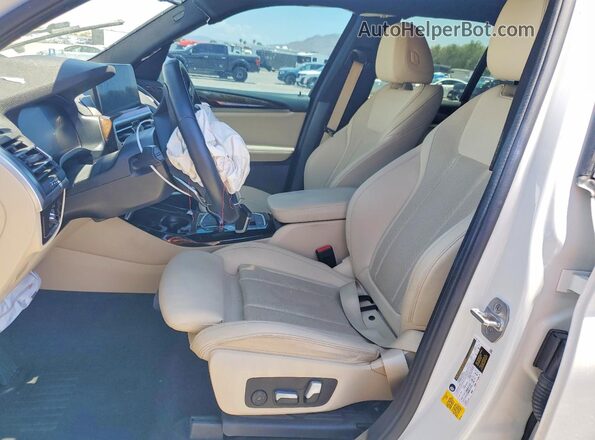 5UX43DP00N9M35835 2022 BMW X3 White Widok wnętrza z przodu