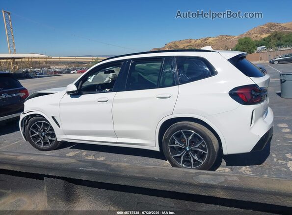 5UX43DP00P9P52498 2023 BMW X3 White Սալոնի հետևի տեսք