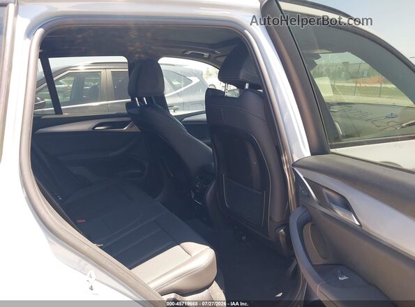 5UX43DP01N9L93174 2022 BMW X3 Gray Widok naklejki z numerem VIN