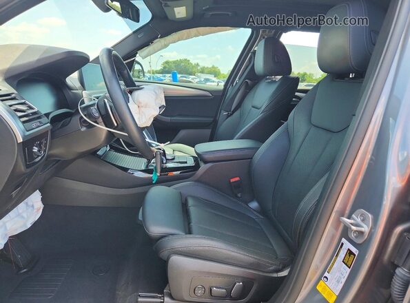 5UX43DP01R9U62953 2024 BMW X3 Серый Вид салона спереди