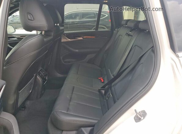 5UX43DP01R9W87597 2024 BMW X3 Белый Вид задних сидений