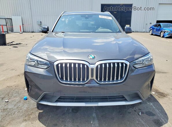 5UX43DP02N9M96443 2022 BMW X3 Gray Widok z przodu