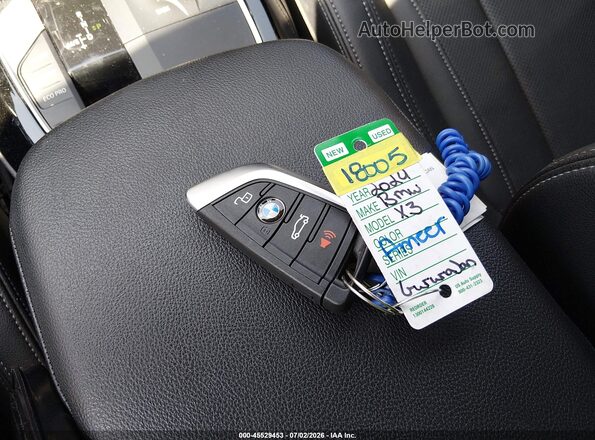 5UX43DP02R9V05857 2024 BMW X3 Gray Вид панелі приладів