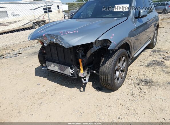 5UX43DP02R9V05857 2024 BMW X3 Gray Вид спереду