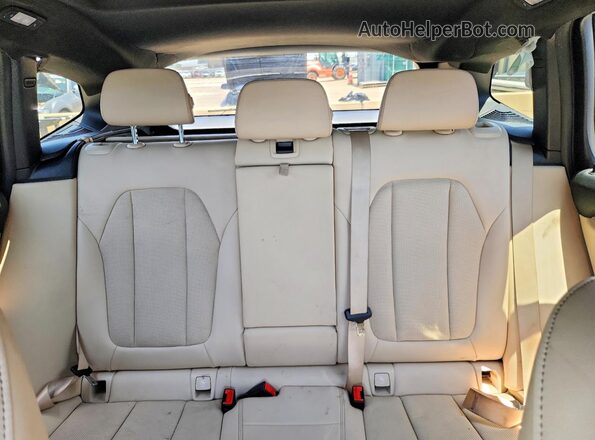 5UX43DP03N9M51348 2022 BMW X3 Black Rear seats view