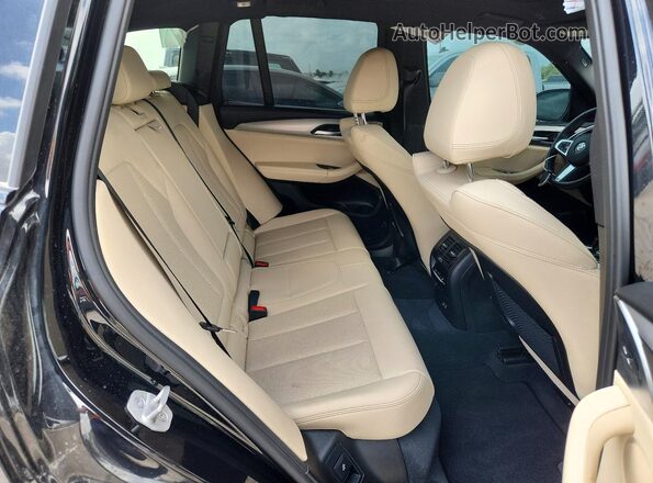 5UX43DP04R9X38817 2024 BMW X3 Black Vista del compartimento del motor