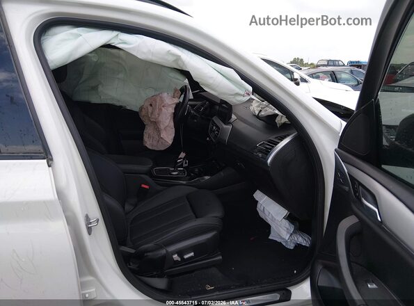 5UX43DP07N9K40427 2022 BMW X3 Белый Вид салона спереди