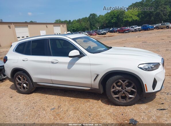 5UX43DP07N9M35881 2022 BMW X3 White Rear interior view