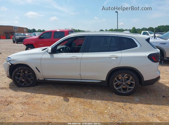 5UX43DP07N9M35881 2022 BMW X3 White 360 interior view
