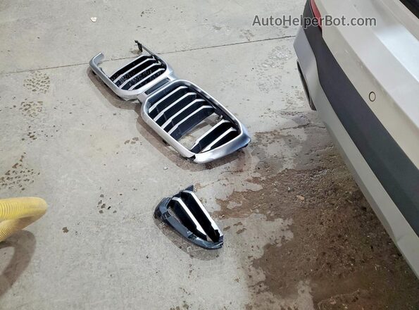 5UX43DP08R9W64737 2024 BMW X3 Белый Вид наклейки с VIN-кодом