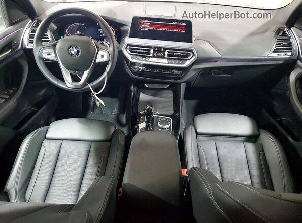 5UX43DP08R9W64737 2024 BMW X3 Белый Вид панели приборов