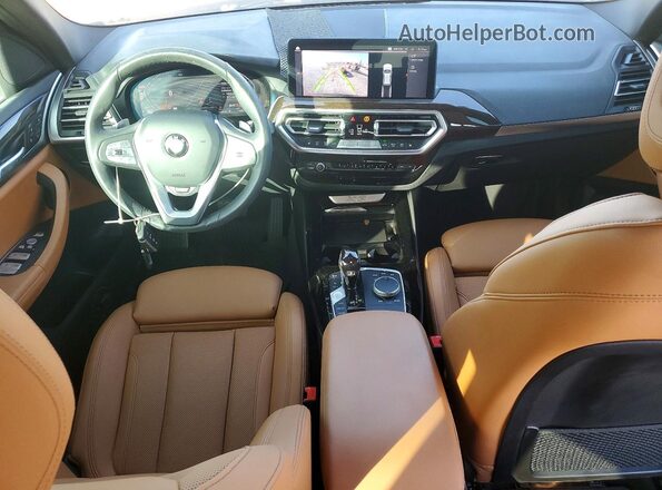 5UX43DP0XN9N15272 2022 BMW X3 Красный Вид панели приборов