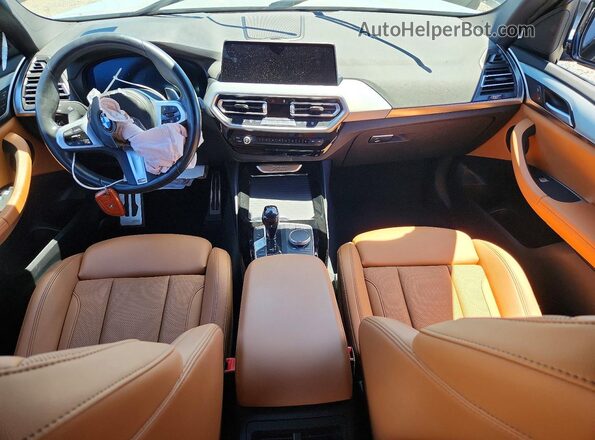 5UX43DP0XP9S93187 2023 BMW X3 Gray Vista del salpicadero