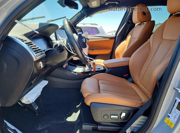 5UX43DP0XP9S93187 2023 BMW X3 Gray Vista interior delantera