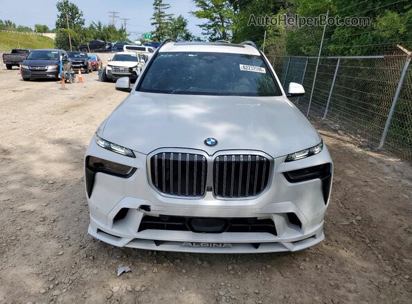 5UX43EM08S9W69548 2025 BMW X7 White Вид спереду