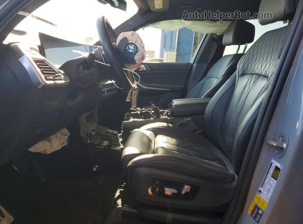 5UX43EU00R9S29494 2024 BMW X5 Gray Вид салону спереду
