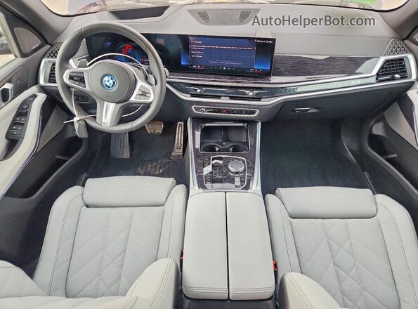 5UX43EU02T9280311 2026 BMW X5 Black Вид панелі приладів
