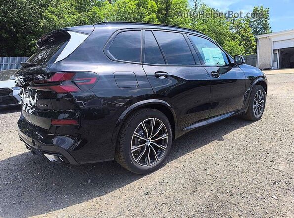 5UX43EU06T9434387 2026 BMW X5 Black Front right