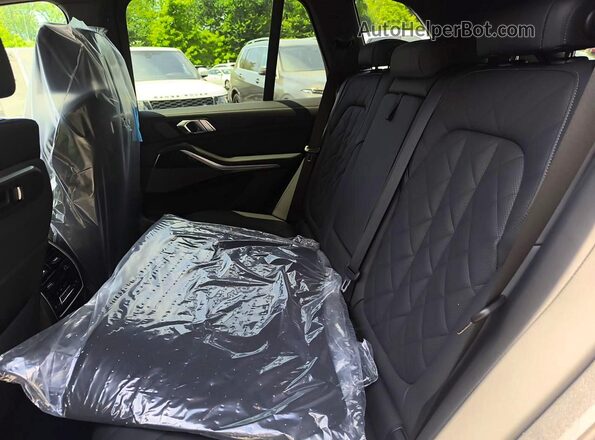 5UX43EU06T9434387 2026 BMW X5 Black Rear interior view