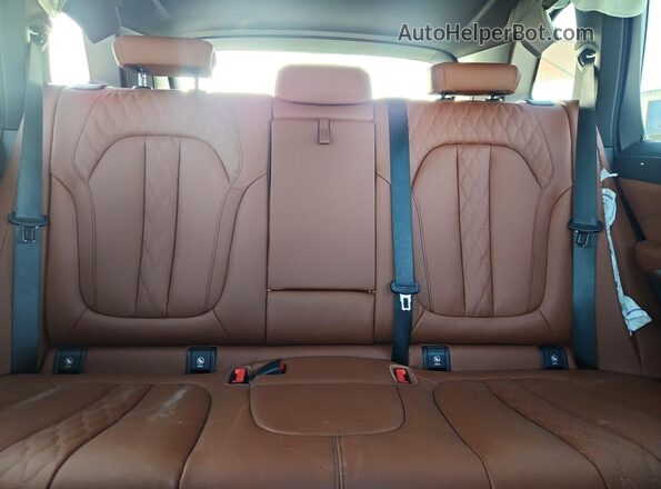 5UX43EU07S9W71467 2025 BMW X5 Teal უკანა სავარძლების ხედი