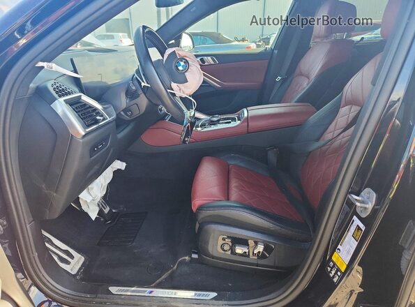 5UX43EX06R9U78703 2024 BMW X6 Черный Вид салона спереди