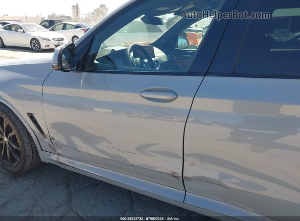 5UX53DP00N9K09413 2022 BMW X3 Gray Widok z przodu