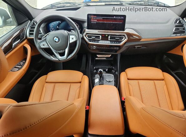 5UX53DP00R9X42822 2024 BMW X3 White Առջևի վահանակի տեսք