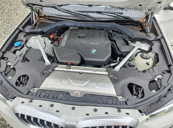 5UX53DP00R9X42822 2024 BMW X3 White Սալոնի հետևի տեսք