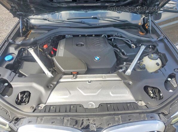 5UX53DP01R9V10889 2024 BMW X3 Black Vista del compartimento del motor