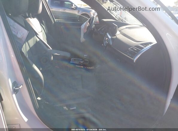5UX53DP03P9R90981 2023 BMW X3 Белый Вид салона спереди