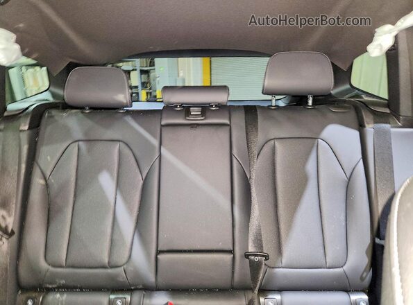 5UX53DP03R9W11125 2024 BMW X3 White უკანა სავარძლების ხედი