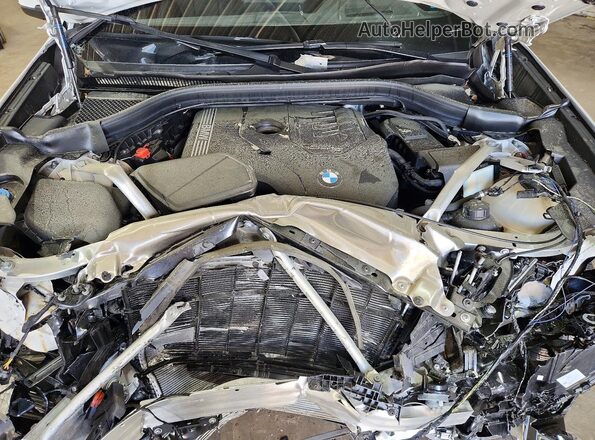5UX53DP03R9W11125 2024 BMW X3 White ძრავის განყოფილების ხედი