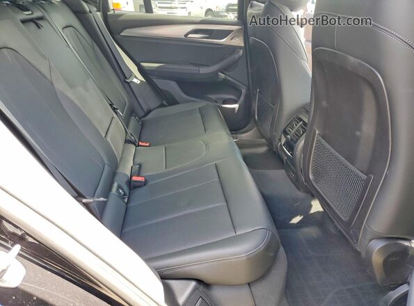 5UX53DP05N9N03535 2022 BMW X3 Black Вид задньої частини салону