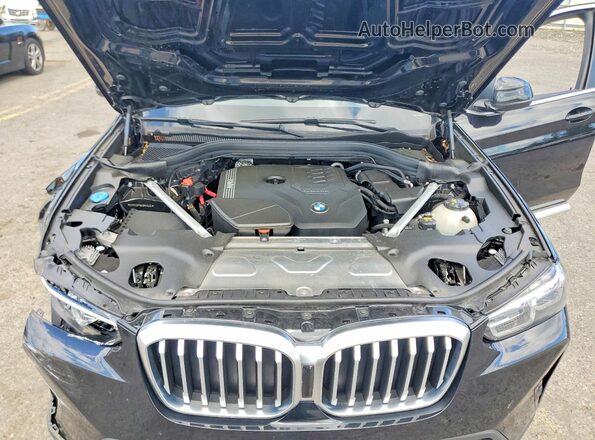 5UX53DP05N9N03535 2022 BMW X3 Black Вид підкапотного простору
