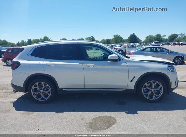 5UX53DP05R9U54844 2024 BMW X3 White Vista interior trasera