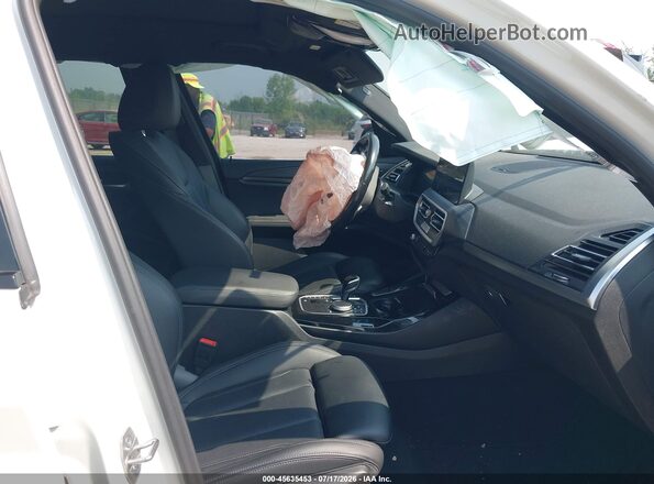 5UX53DP06N9J94450 2022 BMW X3 White Widok wnętrza z przodu