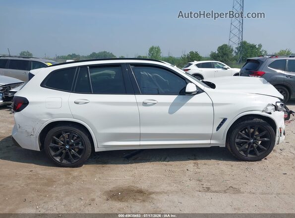 5UX53DP06N9J94450 2022 BMW X3 White Widok wnętrza z tyłu
