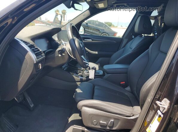 5UX53DP06R9U16409 2024 BMW X3 Черный Вид салона спереди