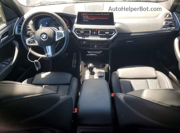 5UX53DP06R9U16409 2024 BMW X3 Черный Вид панели приборов