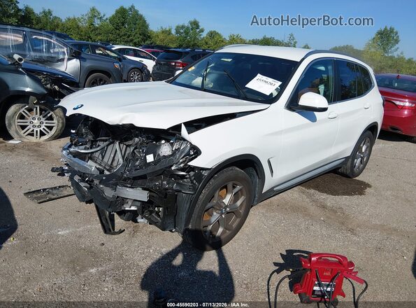 5UX53DP08R9U27685 2024 BMW X3 White Vista tres cuartos delantera izquierda