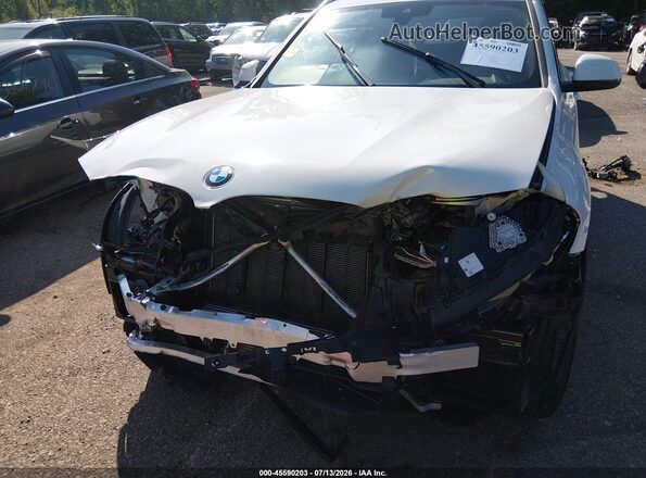 5UX53DP08R9U27685 2024 BMW X3 White Vista frontal