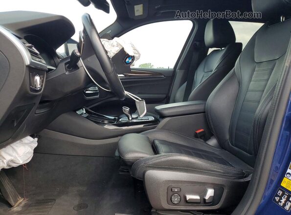 5UX53DP09N9M16804 2022 BMW X3 Blue Vista interior delantera