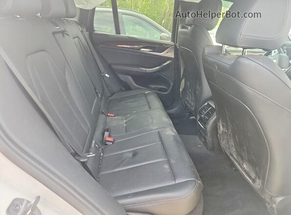 5UX53DP09P9R93917 2023 BMW X3 White უკანა სალონის ხედი