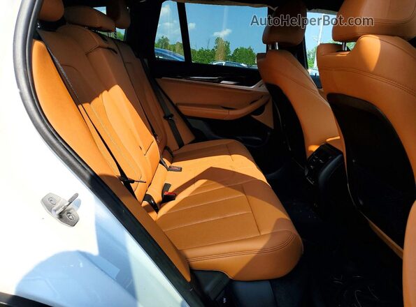 5UX53DP09P9S47113 2023 BMW X3 White Widok wnętrza z tyłu
