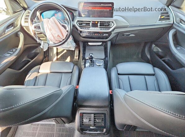 5UX53DP09R9V39606 2024 BMW X3 Black Dashboard view