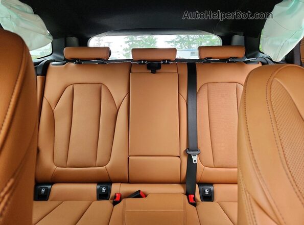 5UX53DP0XN9J26085 2022 BMW X3 White უკანა სავარძლების ხედი