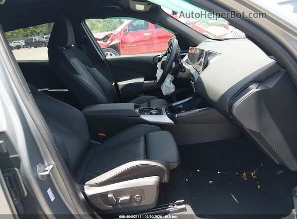 5UX53GP03S9032627 2025 BMW X3 Серый Вид салона спереди